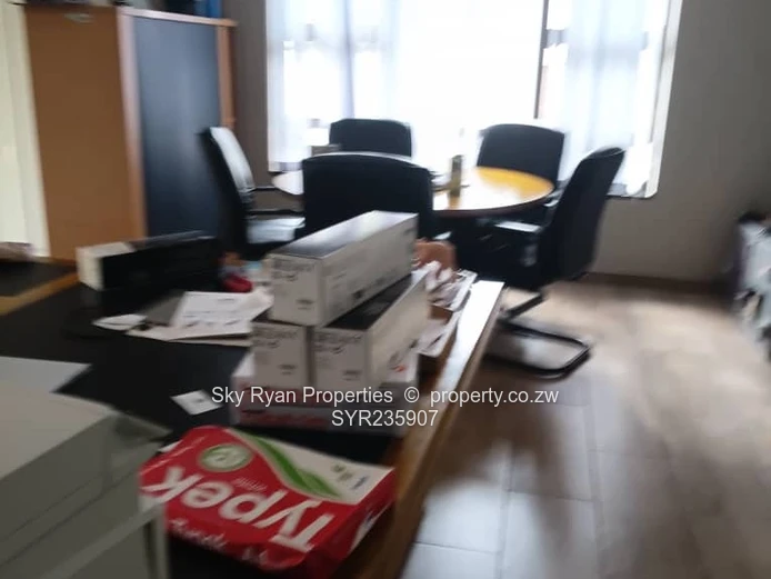 Avondale West Commercial Property To Let