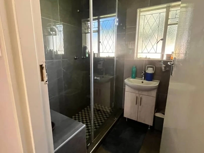 Borrowdale west 2bed  townhouses to rent 