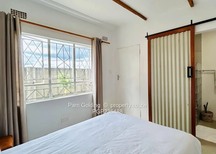 Charming Bedsitter Available In Pamona