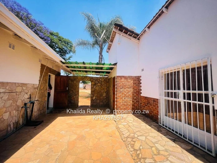 Greendale North – Double-Storey House For Sale
