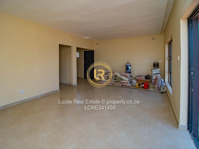 Newly Constructed 3 Bedroom Residence in Raiham Park