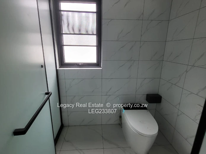 Exclusive High-End 5-Bedroom Residence in Pomona,Modern Luxury Living