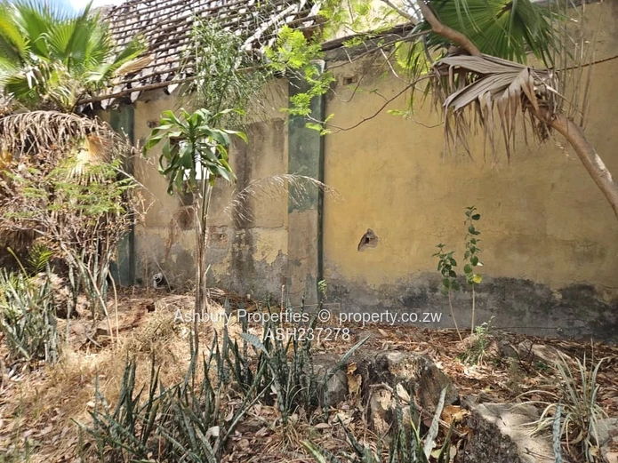 A nice plot a stone throw away from Ruwa Rehab center on the road linking Harare Airport just Timire