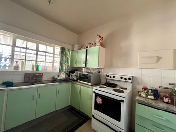 3 Bedroom Flat & Apartment