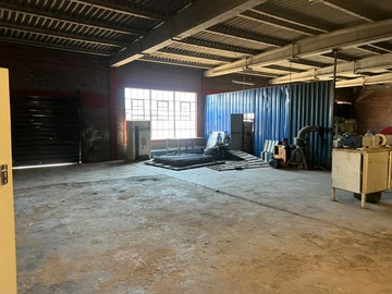 Warehouse & Factory