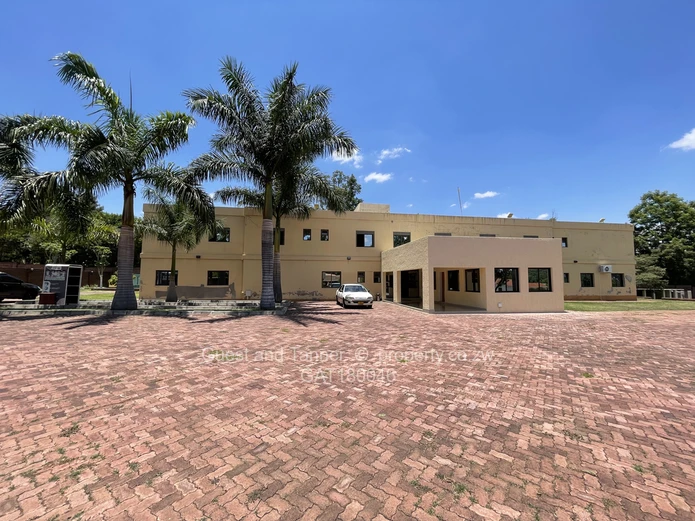 Luxury Oasis: Helensvale's Ultimate Residential Estate