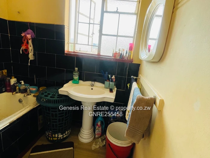 2 Bedroom Flat For Sale in Mabelreign