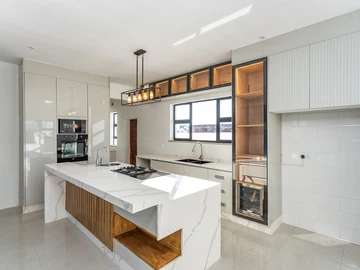 4 Bedroom House