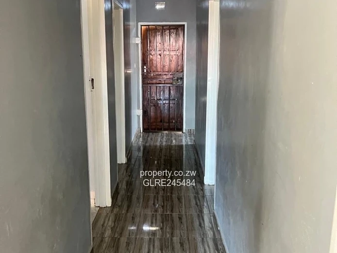 Paved, Walled 4-Bed Home with En-suite & Garden, Ruwa