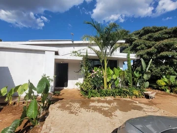 3 Bedroom Flat & Apartment