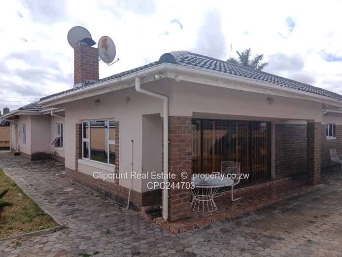 Monavale House For Sale