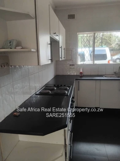 Spacious 3-Bed Home on 4,000m² with Borehole — Marlborough