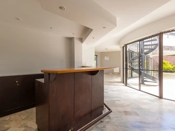 3 Bedroom Flat & Apartment