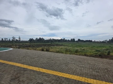 Commercial & Industrial Land