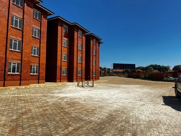 2 Bedroom Flat & Apartment