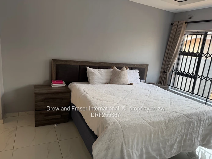 Modern 4-Bed Gated Home with Borehole & Solar Geysers, Mabvazuva