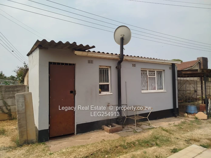 Fully Furnished 5-Bed with a small cottage on 887m² in Ashdown Park, Harare