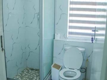 3 Bedroom Flat & Apartment