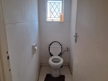 3 Bedroom Flat & Apartment
