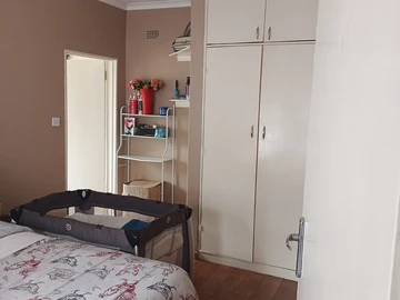 3 Bedroom Flat & Apartment