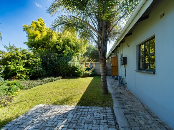 3 Bedroom Flat & Apartment