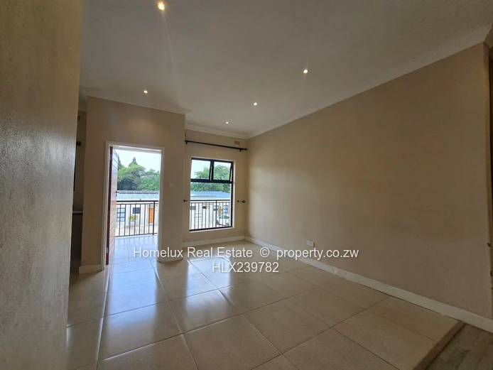 Modern 3-Bedroom, 2-Bathroom Flat in Secure Complex – Ideal Home or Investment Opportunity