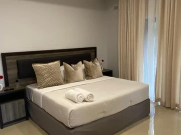 7 Bedroom House