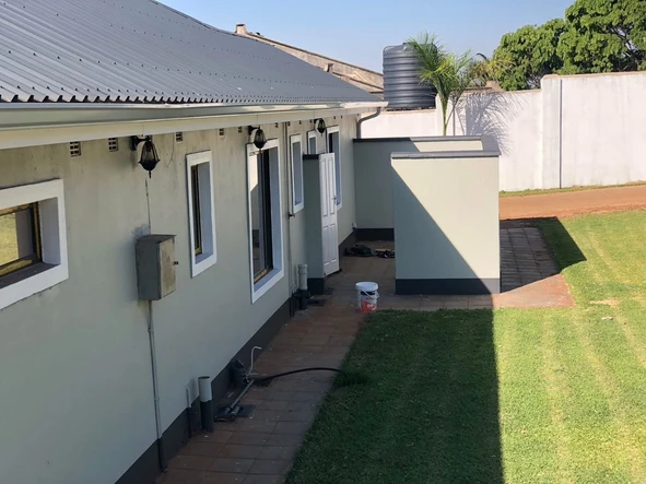 4 Bedroom Flat & Apartment