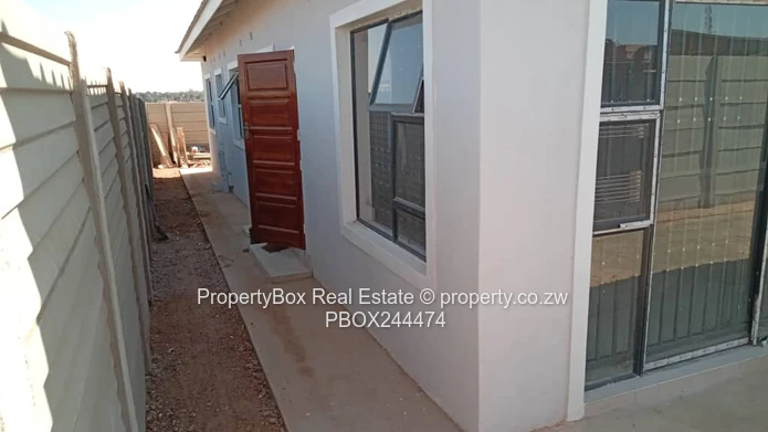 Adelaide Park, Ruwa 2 bed cottage for rent!