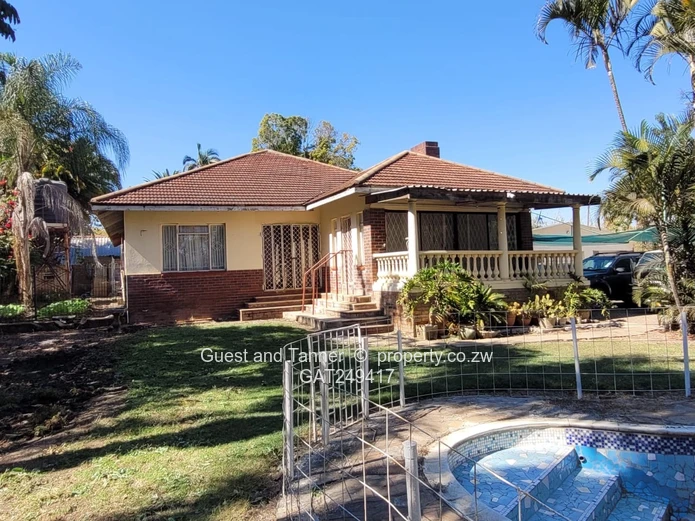 Prime Multi-Dwelling Property on 4,269m² with Main Road Frontage in Highlands 