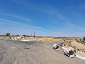 Commercial & Industrial Land