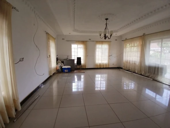 6 Bedroom House
