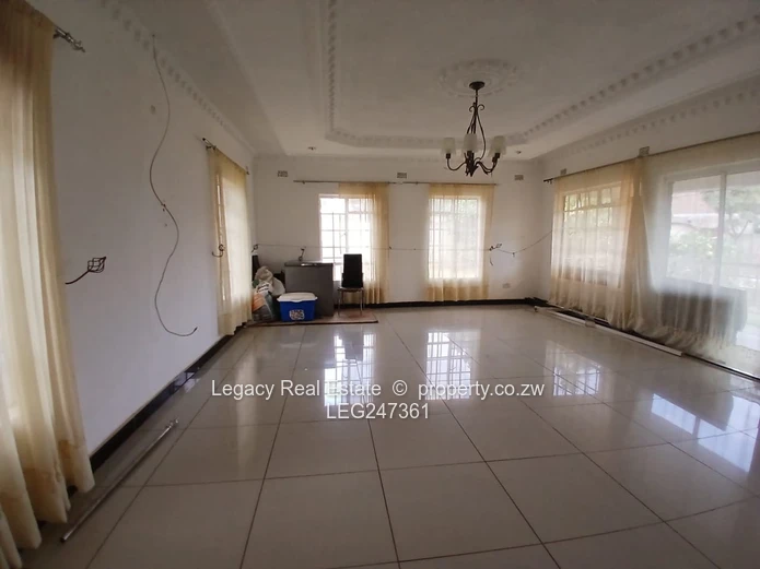 Glaudina Double Lounge Home With Boreholes And Solar