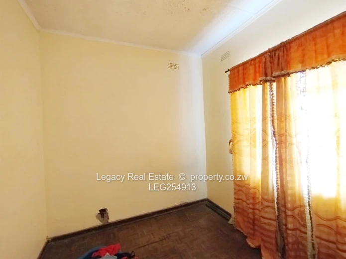 Fully Furnished 5-Bed with a small cottage on 887m² in Ashdown Park, Harare