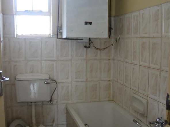 2 Bedroom Flat & Apartment