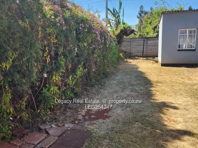 Compact Room with Bath & Kitchenette in Mount Pleasant (Harare North)