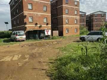 2 Bedroom Flat & Apartment