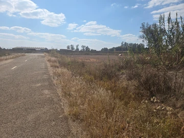 Commercial & Industrial Land