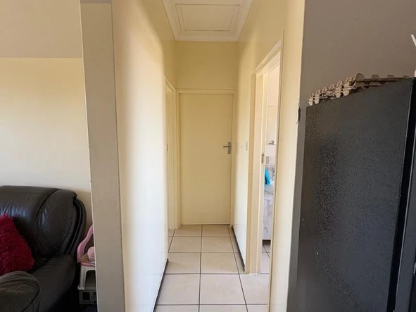 2 Bedroom Flat & Apartment