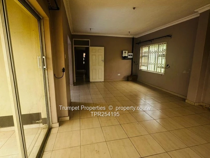 Aspindale Park 3-Bed — Main En-Suite, Solar & Secure