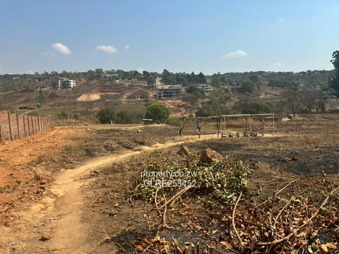 Glen Lorne 3,200 m2 — Secure, Subdivision-Ready Land