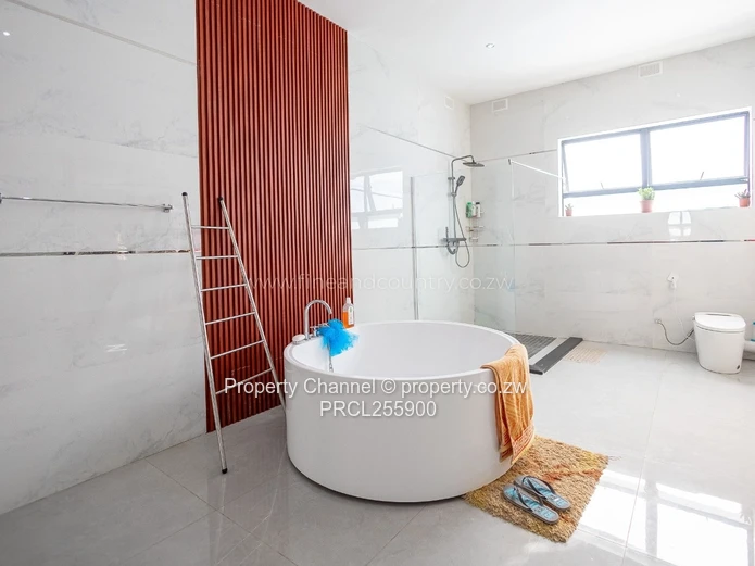 Sunlit 5-Bed Umwinsidale Home with Marble Floors