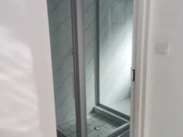 4 Bedroom Flat & Apartment