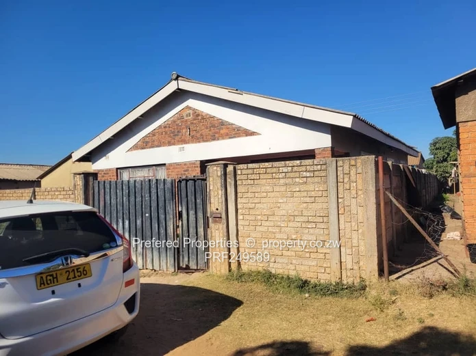 Walled 3-Bed Brick Home with Verandah in Kuwadzana