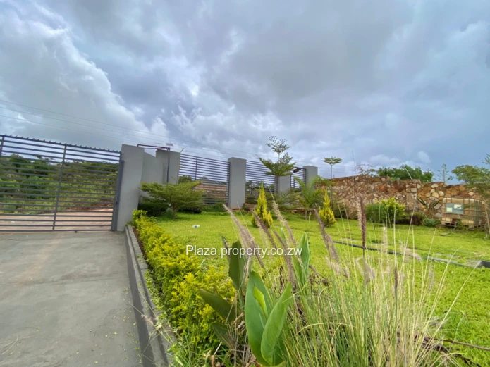 4 Bed Luxury Home in Crowhill Views!