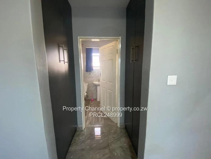 Glaudina 3-Bed: Modern Tiles, Built-ins & Borehole