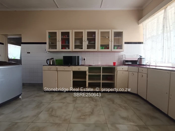 3 Bedroom House n Northend For Rental