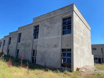 3 Bedroom Flat & Apartment