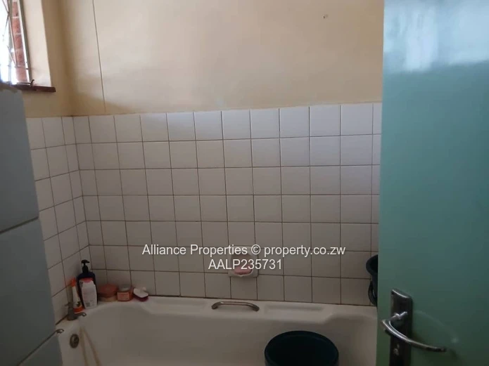 Well-Kept 2-Bedroom Ground Floor Unit with BIC's & Deeds in Eastview Gardens