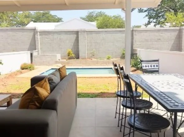 3 Bedroom Flat & Apartment